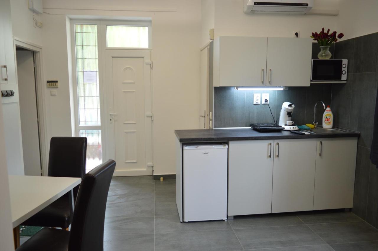 Belvarosi Apartman Beci Exterior foto